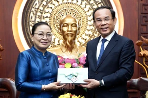 Lãnh đạo TP.HCM tiếp tân Đại sứ Lào tại Việt Nam nhân dịp nhận nhiệm kỳ mới