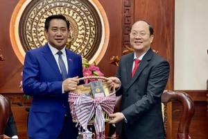 Lãnh đạo Thành ủy TP.HCM tiếp Bí thư, Tỉnh trưởng tỉnh Champasak, Lào