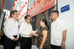 270 khu phố ở TP.HCM nấu bữa cơm đoàn kết, gói bánh tét ngày Tết