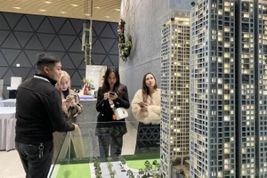 Xuất hiện tình trạng giới thiệu nhà giá rẻ tại TP.HCM nhưng dẫn khách xem đất ở... Bình Dương