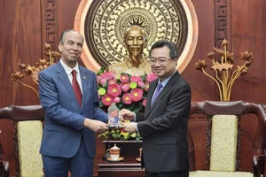 Phó Bí thư Thường trực Thành ủy TP.HCM tiếp Đại sứ Cuba tại Việt Nam