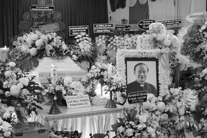 Tiễn đưa Linh mục Phêrô Phan Khắc Từ về nơi an nghỉ