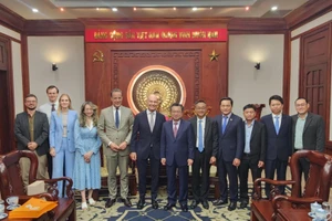 Hà Lan muốn hợp tác với TP.HCM về phát triển cảng biển, logistics