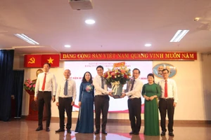 Đảng ủy UBND TP.HCM họp mặt kỷ niệm 95 năm Ngày truyền thống ngành Tuyên giáo của Đảng