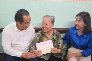 Chủ tịch Nguyễn Văn Được thăm, tri ân các Mẹ Việt Nam Anh hùng 