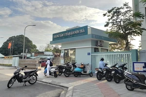 Trung tâm y tế quận xin lỗi vì nhân viên giữ xe từ chối nhận tiền lẻ