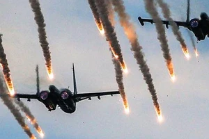 Máy bay của các lực lượng Moscow không kích vào các điểm dân cư tại chiến trường Donetsk ngày 14-12. ẢNH: UKRINFORM