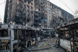 Cảnh tượng tan hoang ở thành phố Mariupol, thuộc tỉnh Donetsk, Ukraine. Ảnh: AP