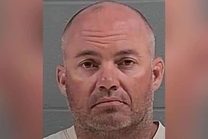 Cựu phó cảnh sát trưởng ở Mỹ lĩnh án 100 năm tù vì tội lạm dụng tình dục