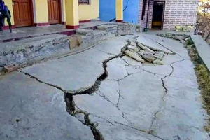 Gần 200 người sống trên dãy Himalaya phải sơ tán vì nhà xuất hiện vết nứt