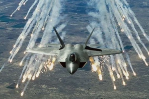 Tiêm kích tàng hình F-22 Raptor của Mỹ. Ảnh: USAF 