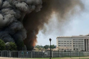 Bức ảnh được cho là ghi lại cảnh một vụ nổ ở Lầu Năm Góc khiến nhiều người hoang mang tưởng thật. Ảnh: TWITTER/NBC