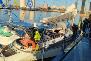 Tây Ban Nha bắt thuyền buồm chở hơn 2 tấn cocaine