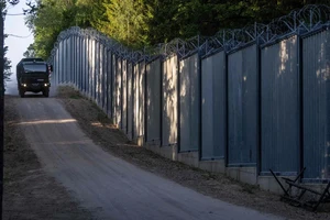 Ba Lan lên kế hoạch triển khai 10.000 quân dọc biên giới với Belarus