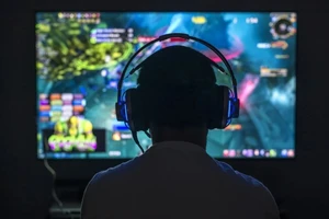 Lừa học sinh gửi hình khoả thân rồi tống tiền cha mẹ