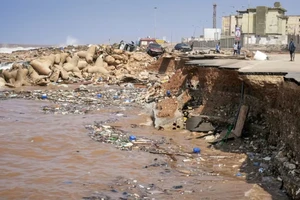 VIDEO: Mưa lũ kinh hoàng ở Lybia làm có thể 2.000 người chết, hàng ngàn người mất tích