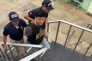 Bị bắt vì gửi hơn 150 thư đe dọa đánh bom tới Mỹ