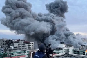 VIDEO: Israel trả đũa, không kích các mục tiêu ở Gaza