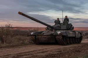 Nóng Nga-Ukraine 4-11: Cường kích ném bom Su-25 Nga quét cứ điểm Ukraine ở Donetsk