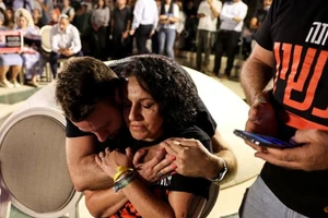 Thấp thỏm chờ trao đổi con tin ở Gaza và người Palestine ở Israel