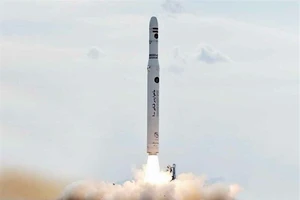 Iran phóng vệ tinh Sorayya vào quỹ đạo, Mỹ lo bước tiến hạt nhân