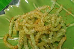 Hàn Quốc khuyến cáo tăm tinh bột chiên giòn 'không phải thức ăn'