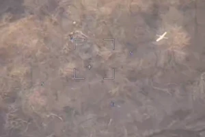 VIDEO: Máy bay không người lái của Nga phá hủy xe tăng chiến đấu