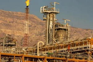 Biến động giá dầu và thị trường tài chính sau khi Iran tấn công Israel