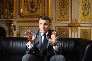 Ông Macron: Bằng mọi giá, không để Nga thắng!