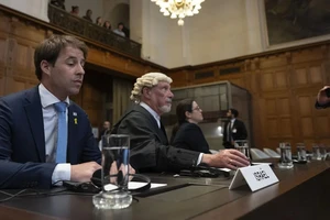 Israel ở thế 'tứ bề thọ địch'