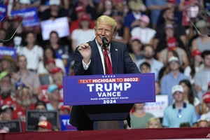 Bộ đôi Trump-Vance nhiệt huyết tranh cử ngay sau đại hội Cộng hòa 