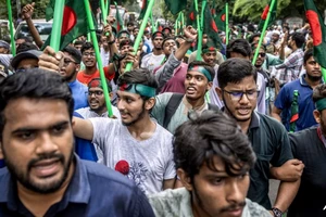 Bangladesh: Bên phản đối đụng độ với người ủng hộ cựu thủ tướng Hasina