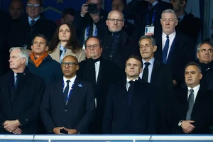 Đằng sau việc Tổng thống và Thủ tướng Pháp đến sân xem trận đấu đội bóng Israel