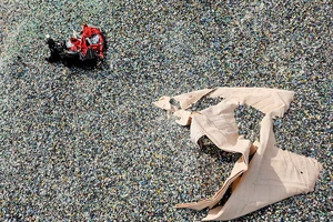 Hàn Quốc đau đầu giải bài toán rác thải nhựa