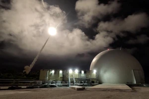 Quân đội Mỹ thử nghiệm thành công đánh chặn tên lửa đạn đạo tầm trung ở đảo Guam