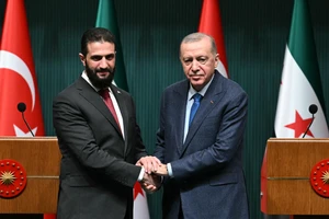 Tổng thống lâm thời Syria sang Ankara gặp ông Erdogan, khả năng bàn cho Thổ Nhĩ Kỳ mở căn cứ 