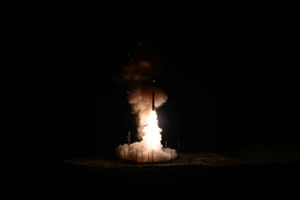 Mỹ phóng tên lửa đạn đạo xuyên lục địa Minuteman III tầm bắn 13.000 km