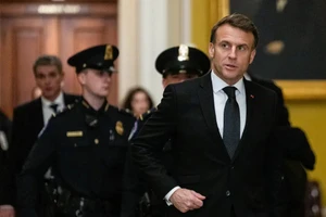 Thời thế và sự bận rộn của Tổng thống Pháp Emmanuel Macron
