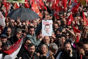 Biểu tình lớn nhất ở Thổ Nhĩ Kỳ hơn 10 năm qua, gần 1.900 người bị bắt