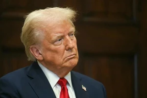 Ông Trump tiếp tục thúc Chủ tịch Fed hạ lãi suất