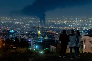 Vùng Vịnh chạy đua ngoại giao ngăn xung đột Israel-Iran lan rộng