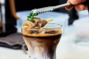 Độc lạ món 'cà phê lòng heo’ tại Trung Quốc