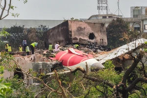 Rơi máy bay chở khách ở Ấn Độ: Động cơ bị ngắt nhiên liệu ngay khi cất cánh