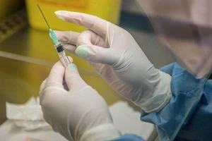 Nga sắp có vaccine chống HIV?