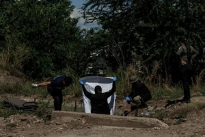 Mai táng - nghề bận rộn và khó khăn giữa bạo lực băng đảng Mexico