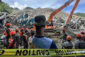 Lở núi rác khổng lồ ở Philippines: 34 người vẫn mất tích sau 2 ngày