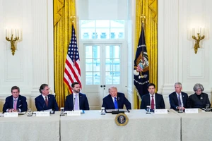 Ông Trump họp các lãnh đạo dầu khí Mỹ tại Nhà Trắng, bàn chuyện đầu tư vào Venezuela