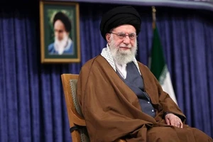 Reuters: Lãnh tụ tối cao Iran được chuyển đến nơi an toàn khi Israel tấn công