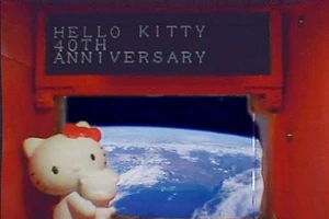 Mèo Kitty chuẩn bị bay vào không gian