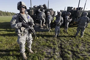 NATO hướng 'mũi lao' về phía 'Gấu' Nga